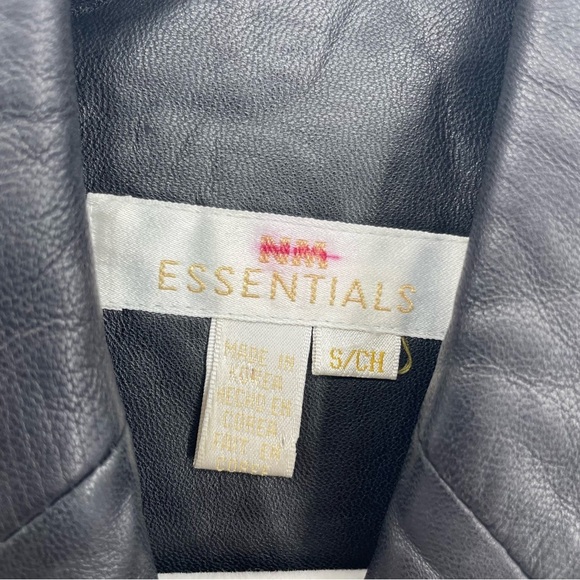 Vtg Neiman Marcus NM essentials Leather Vest gold buttons Sz S - Picture 2 of 5